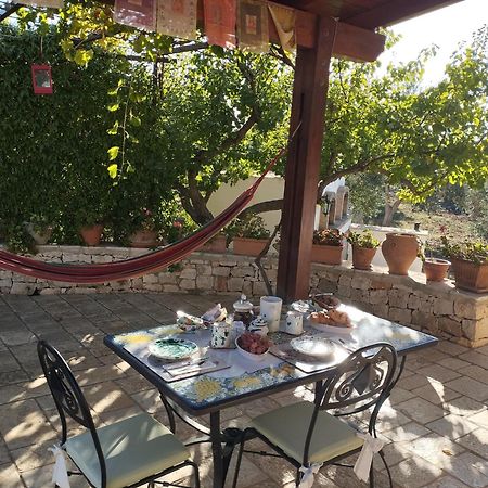 Piccolo Trullo Ostunese Le Jardin De Sophie' Остуни Екстериор снимка